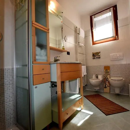 In With Pool, Garden And View Apartamento