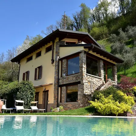 In With Pool, Garden And View Apartamento Pisogne