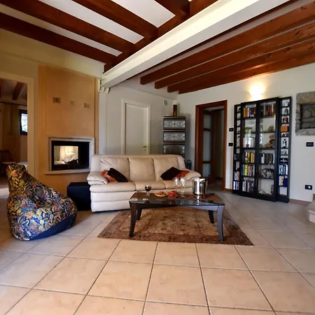 In With Pool, Garden And View Apartamento *