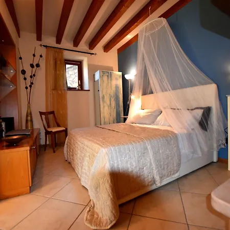 Apartamento In With Pool, Garden And View