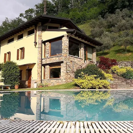 In With Pool, Garden And View Pisogne